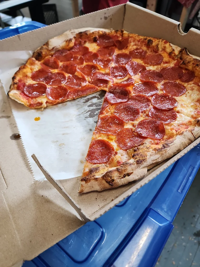 Roaming Woodfired Pizza